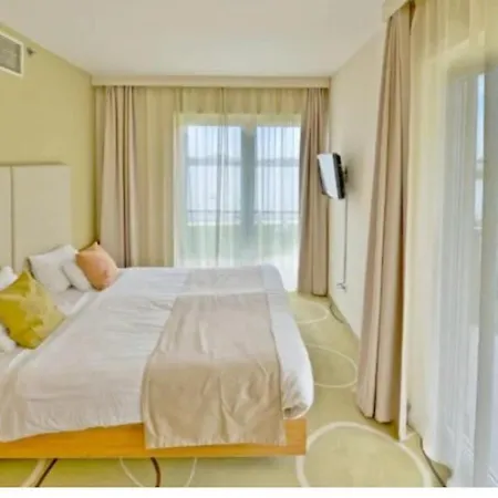 Hotel &